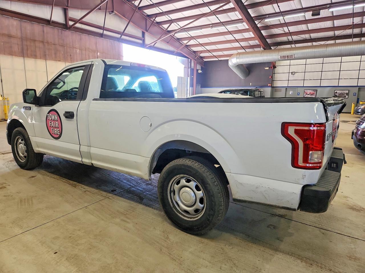 2016 Ford F150 - Фото 2