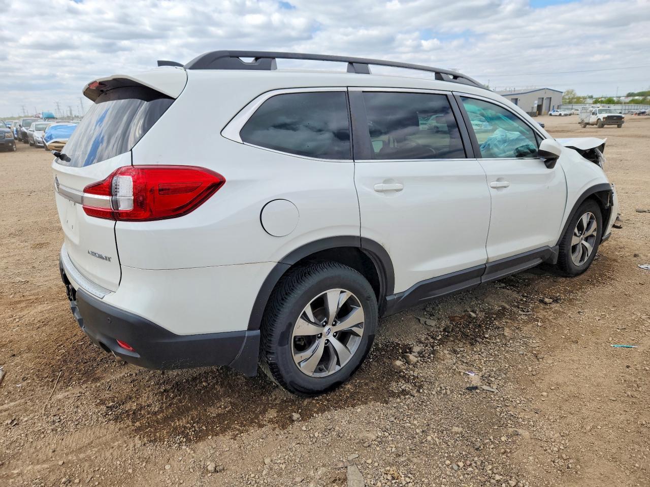 2020 Subaru Ascent Premium - Фото 3