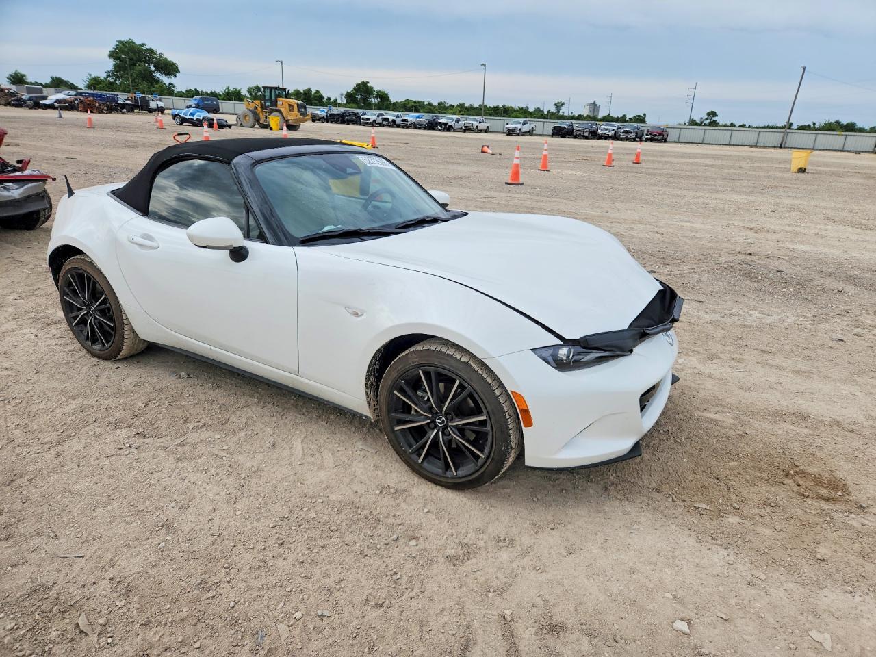 2025 Mazda Mx-5 Miata Grand Touring - Image 4