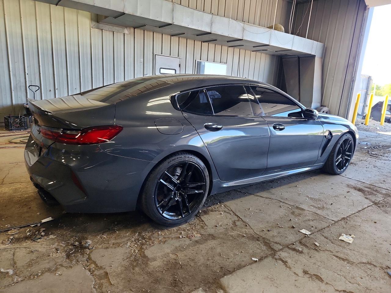 2020 BMW M8 - Фото 3