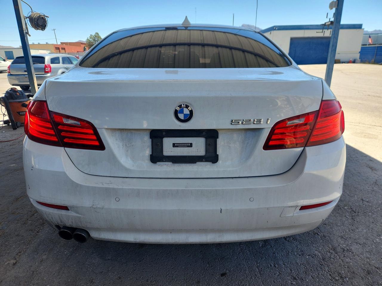 2016 BMW 528 I - Image 6