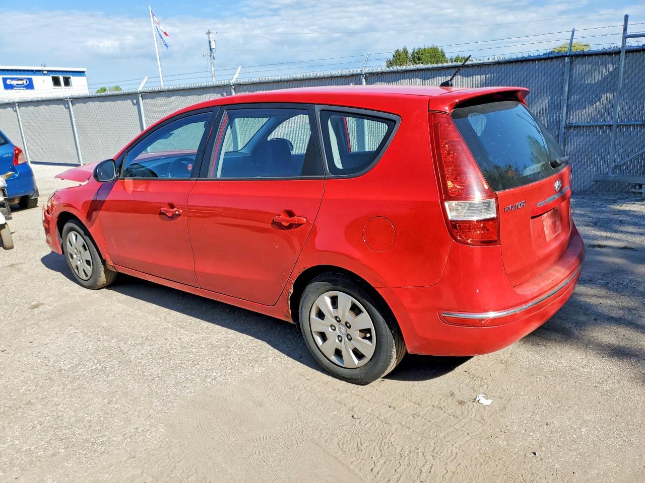 2009 Hyundai Elantra Touring - Image 2