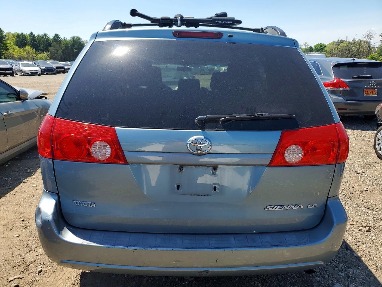 2009 Toyota Sienna Le 8-Passenger - Фото 6