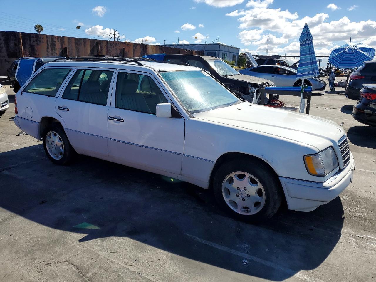 1995 Mercedes-Benz E 320 - Фото 4