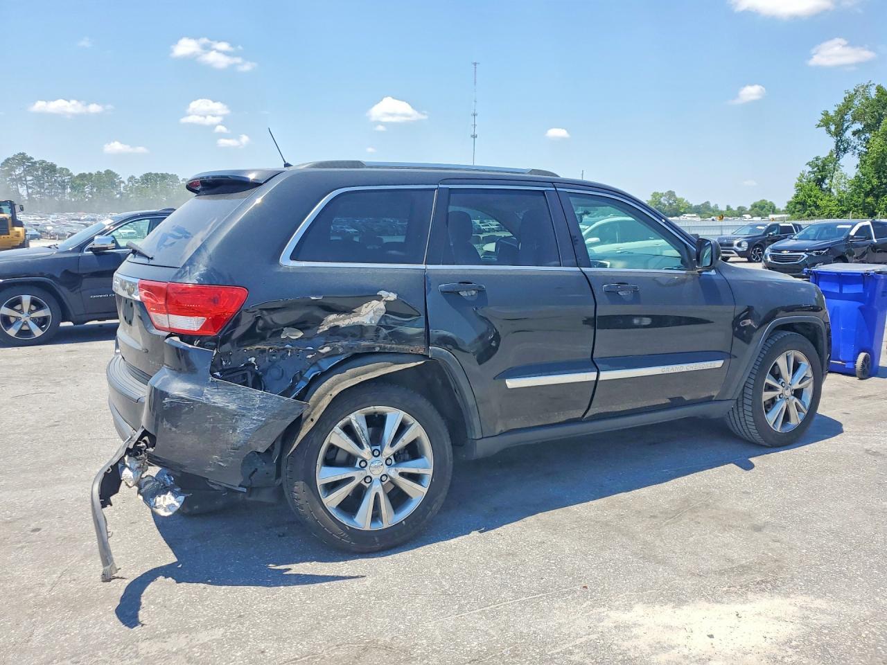 2012 Jeep Grand Cherokee Laredo - Image 5