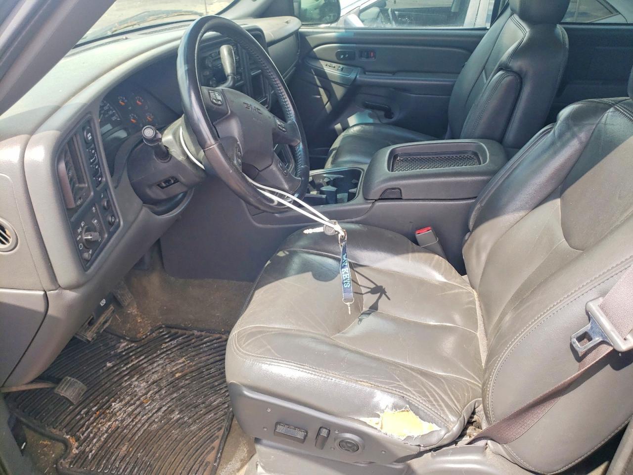 2005 GMC New Sierra K1500 - Image 7