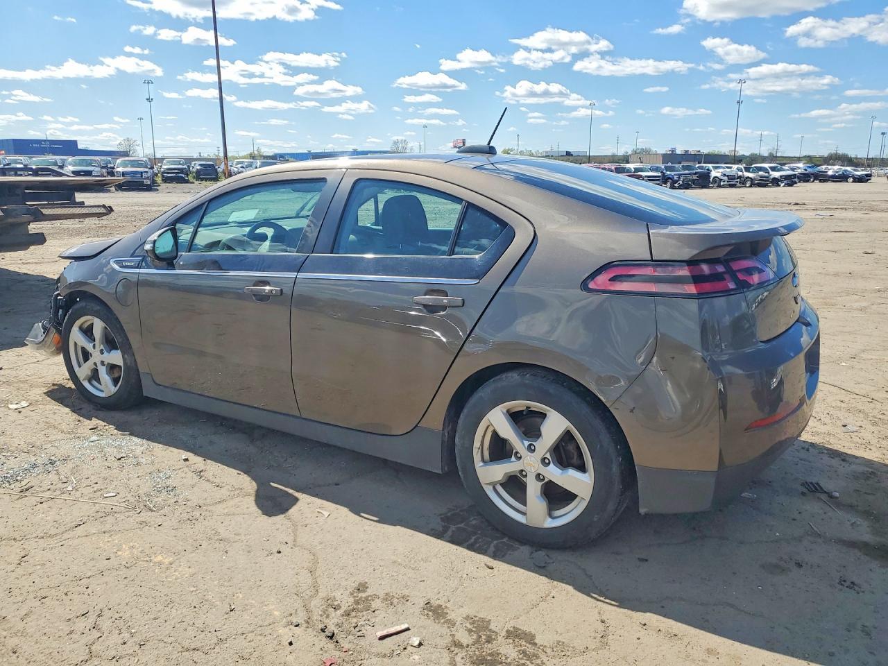 2015 Chevrolet Volt - Фото 2