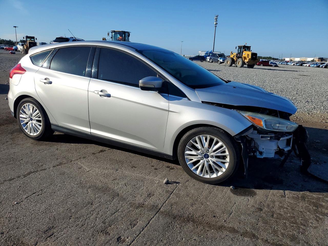 2017 Ford Focus Titanium - Фото 4