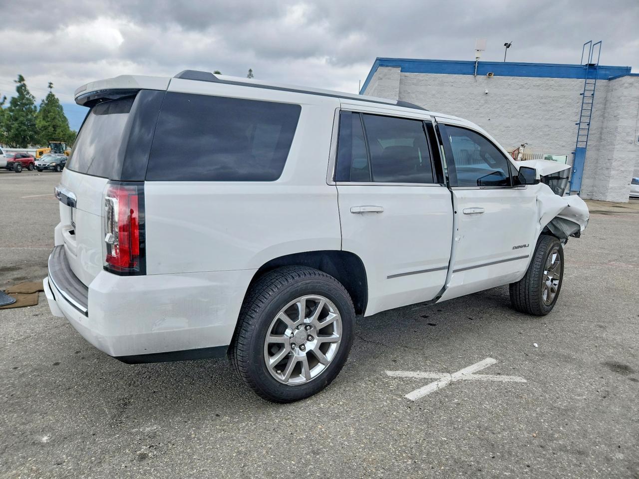 2016 GMC Yukon Denali - Фото 3