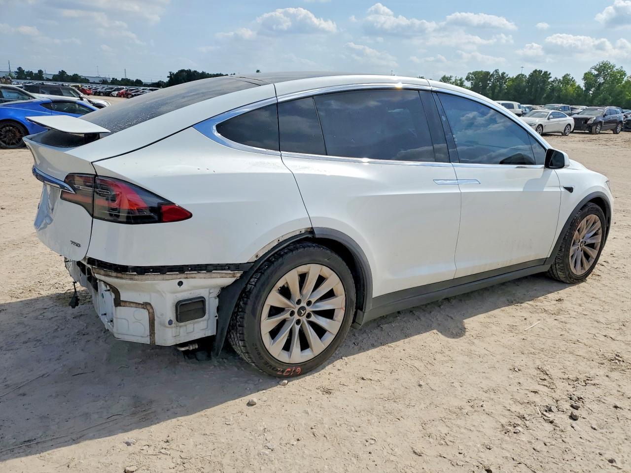 2017 Tesla Model X - Image 3