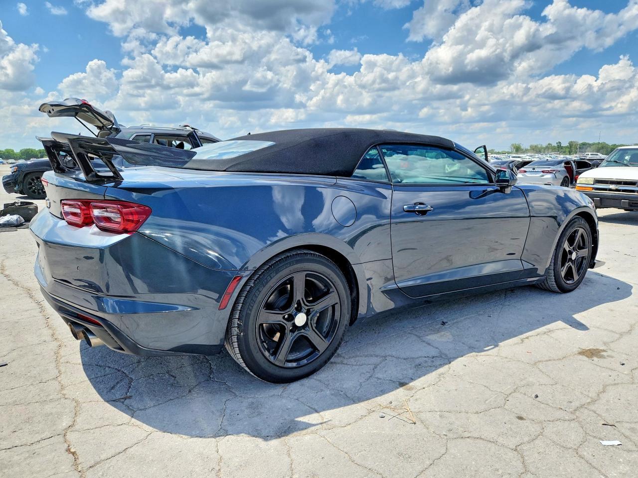 2023 Chevrolet Camaro Lt - Image 3