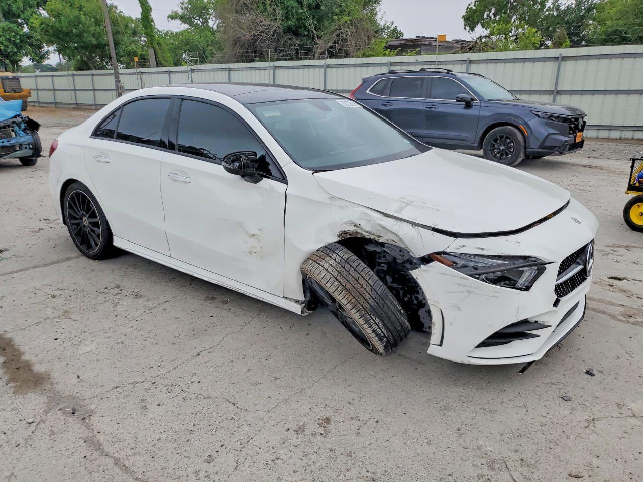 2022 Mercedes-Benz A 220 - Image 4