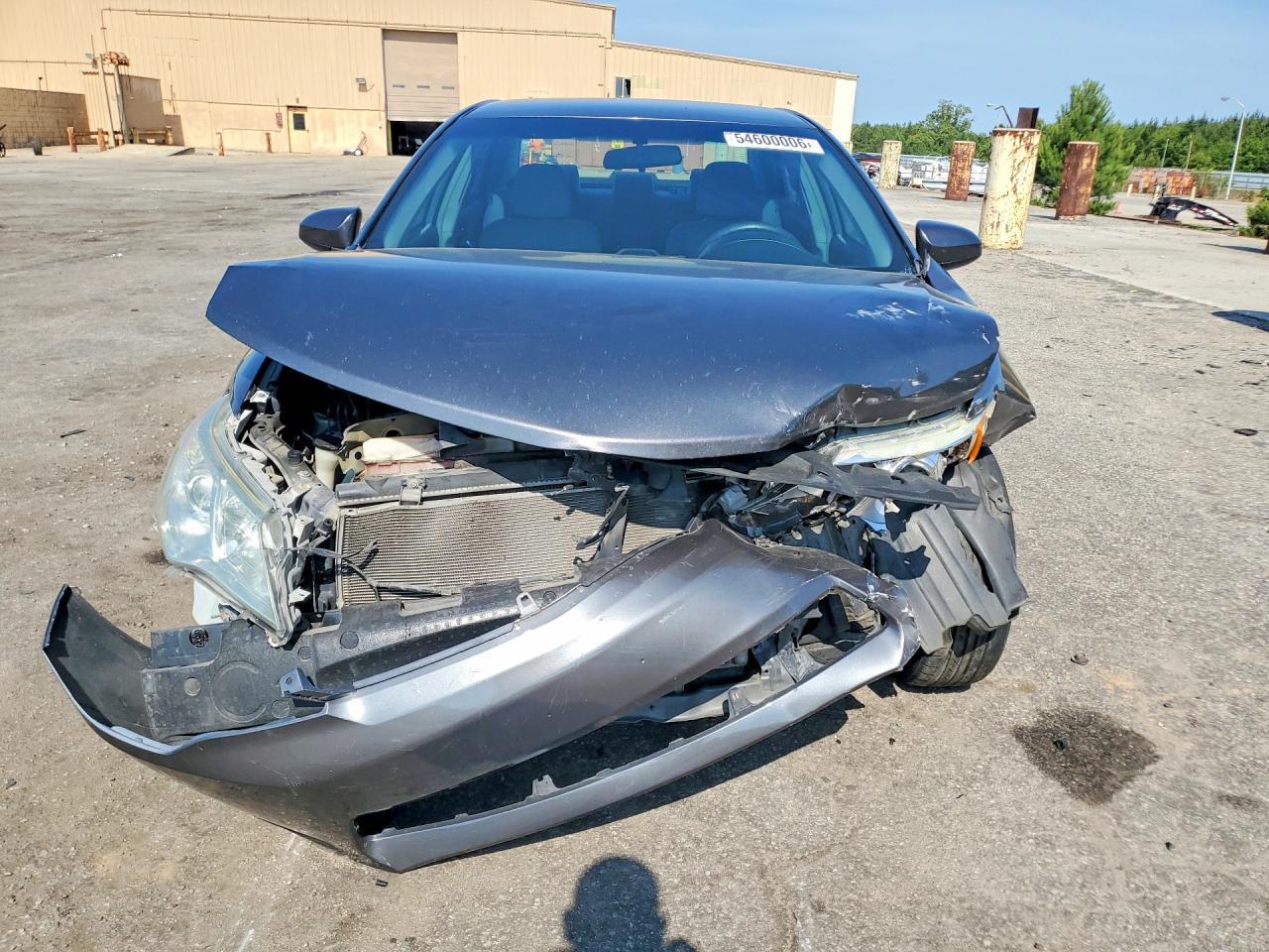 2014 Toyota Camry L - Image 5