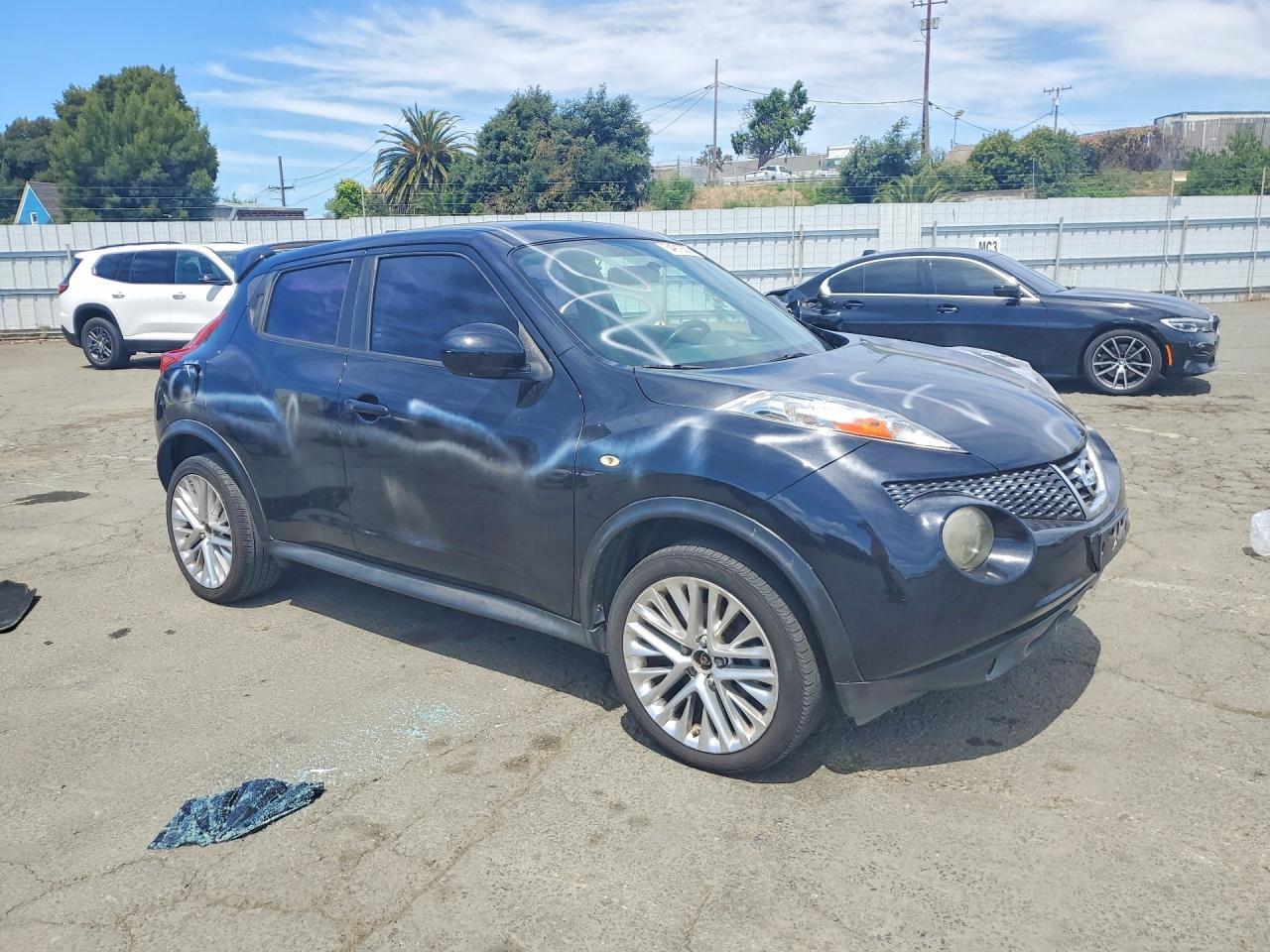 2011 Nissan Juke S - Image 4