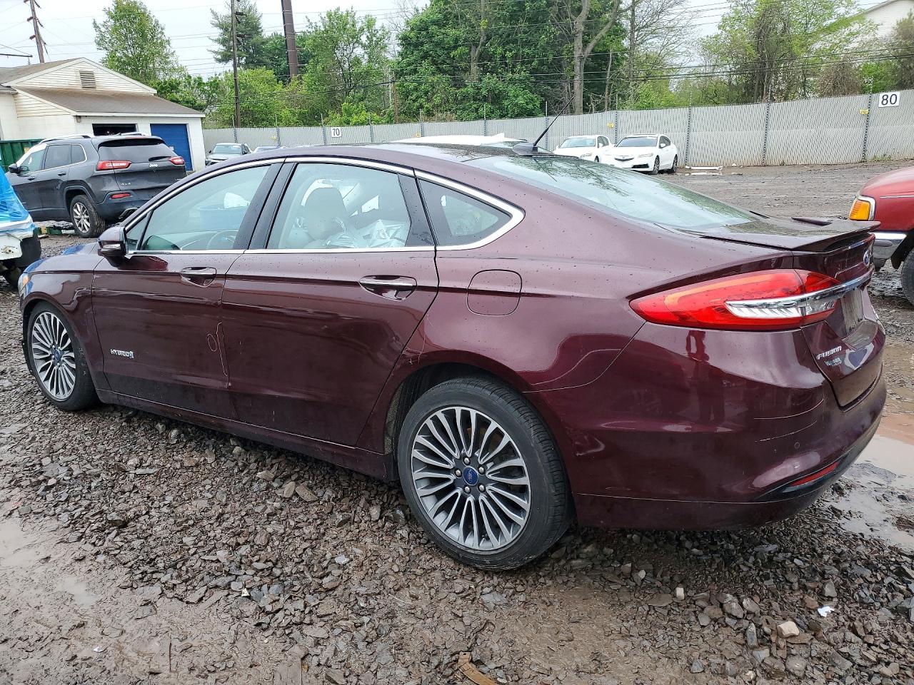 2017 Ford Fusion Titanium Hev - Фото 2