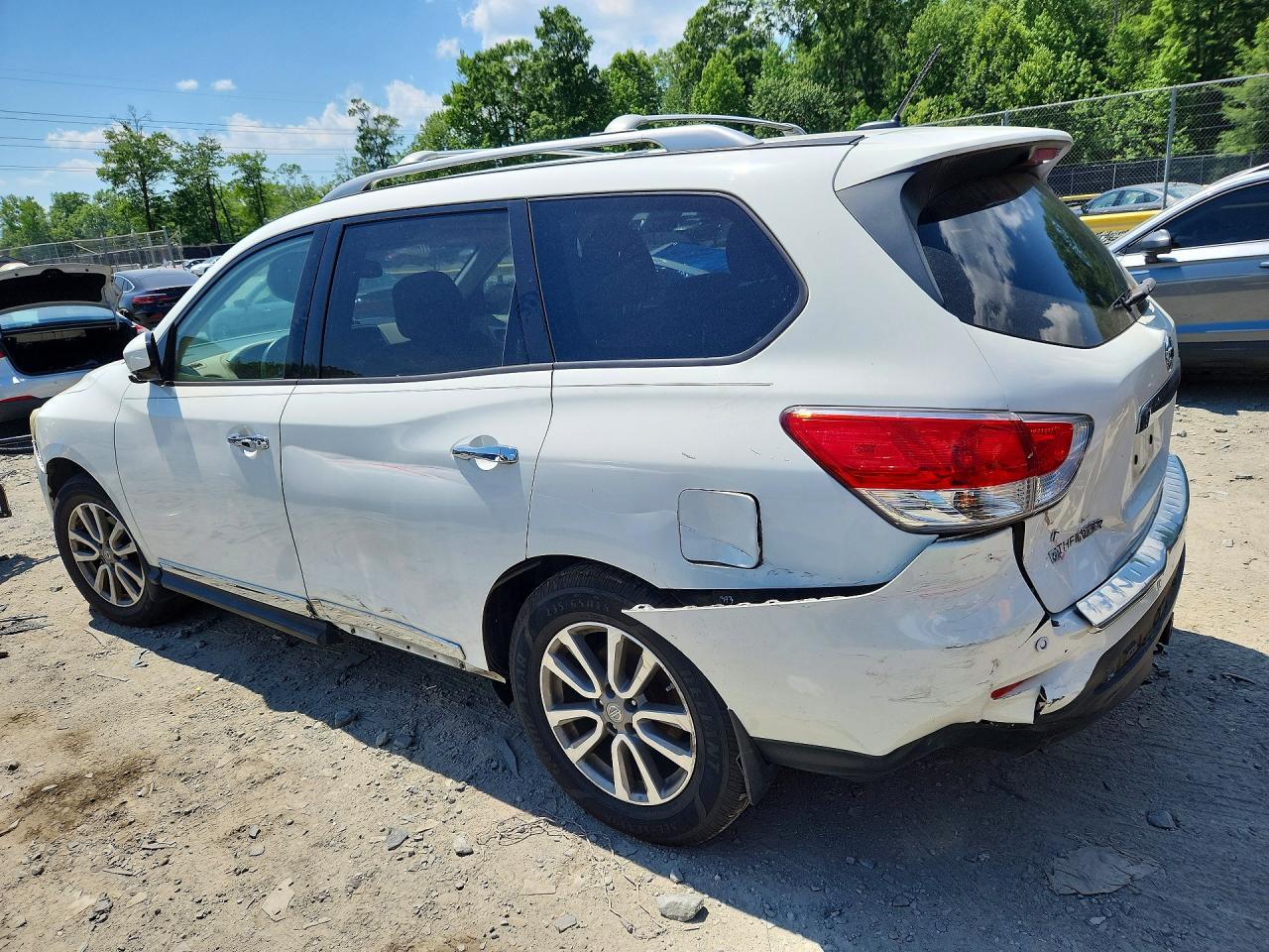 2016 Nissan Pathfinder Sl - Фото 2