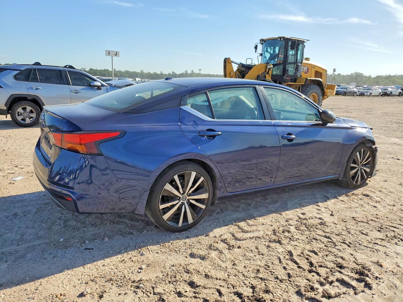 2022 Nissan Altima Sr - Image 3