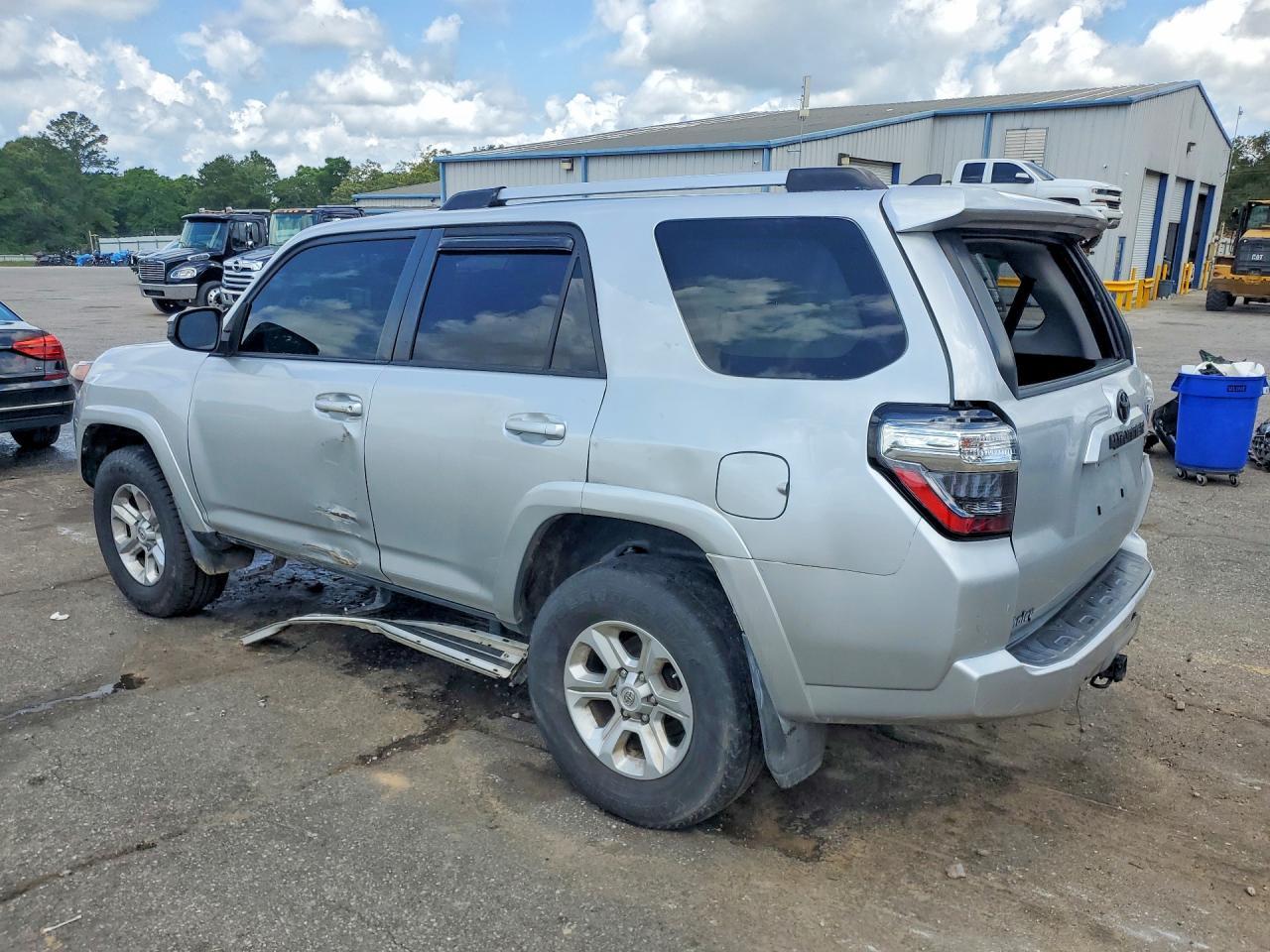 2019 Toyota 4Runner Sr5 - Фото 2