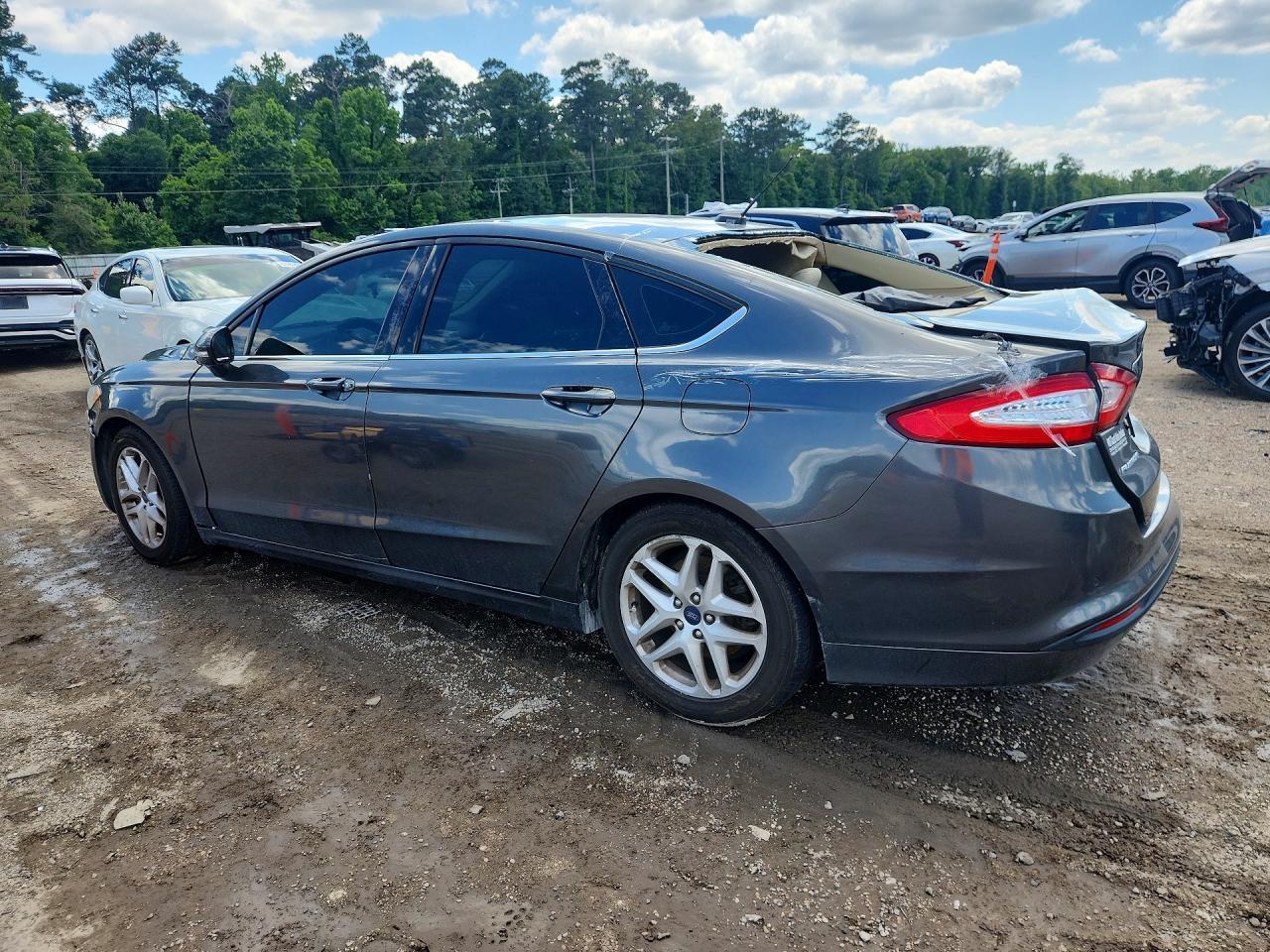 2016 Ford Fusion Se - Image 2