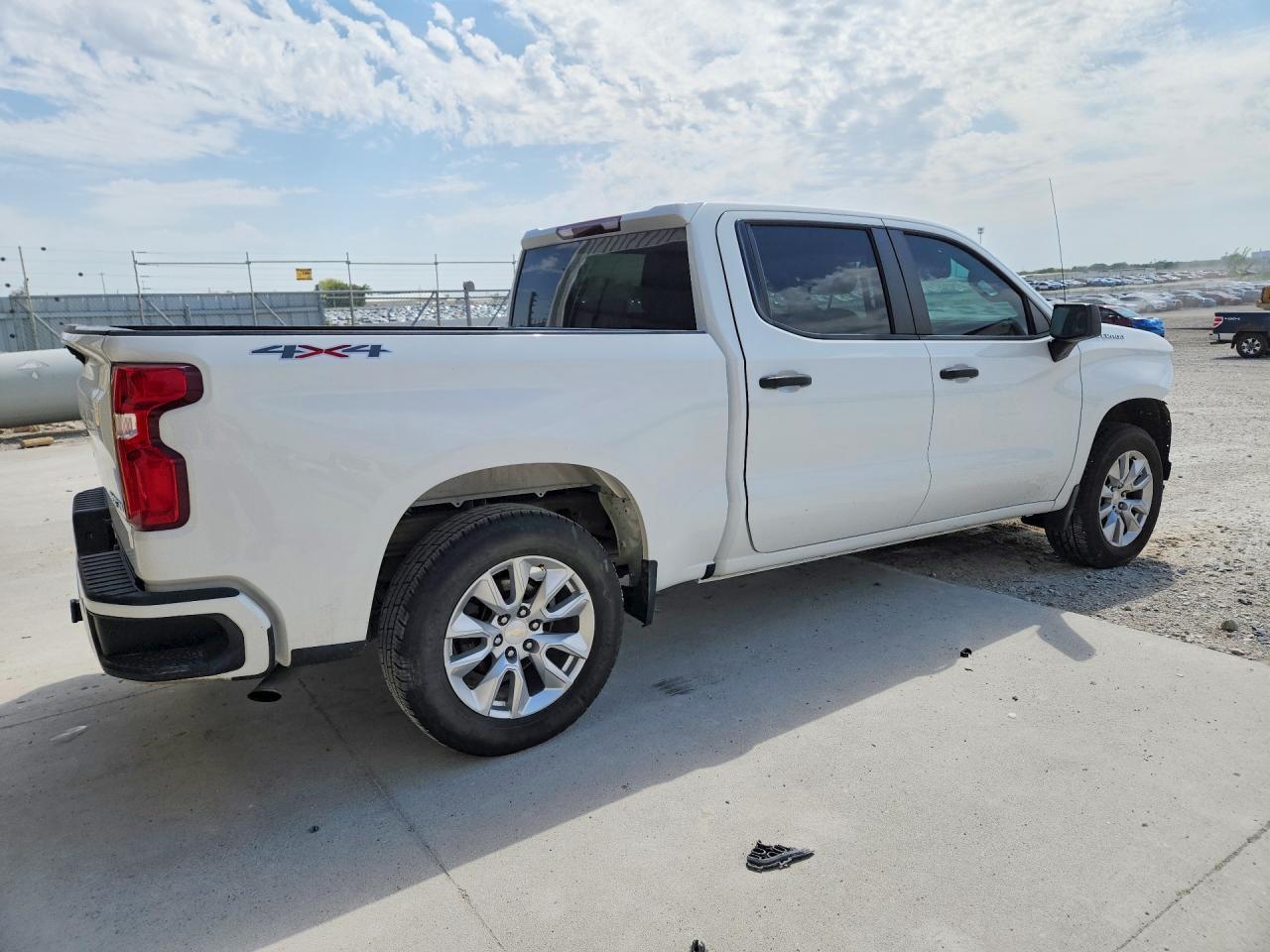 2022 Chevrolet Silverado Ltd K1500 Custom - Фото 3