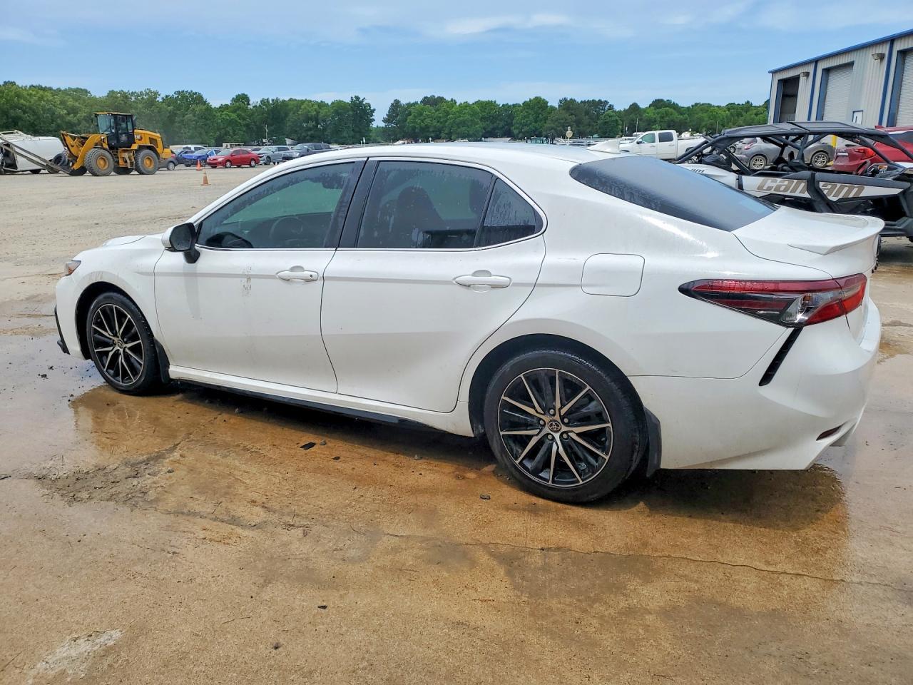 2023 Toyota Camry Se - Image 2