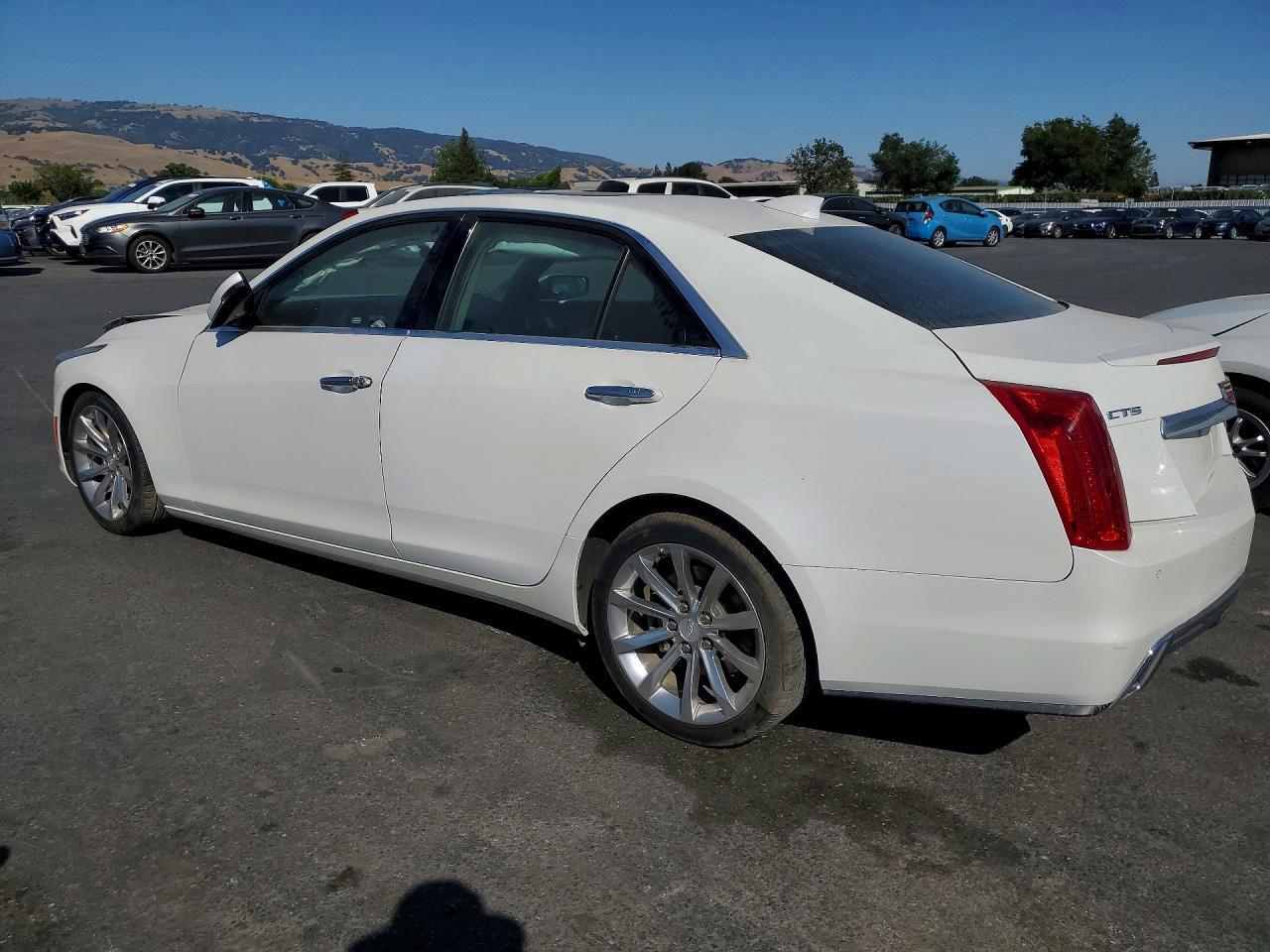 2019 Cadillac Cts Luxury - Image 2
