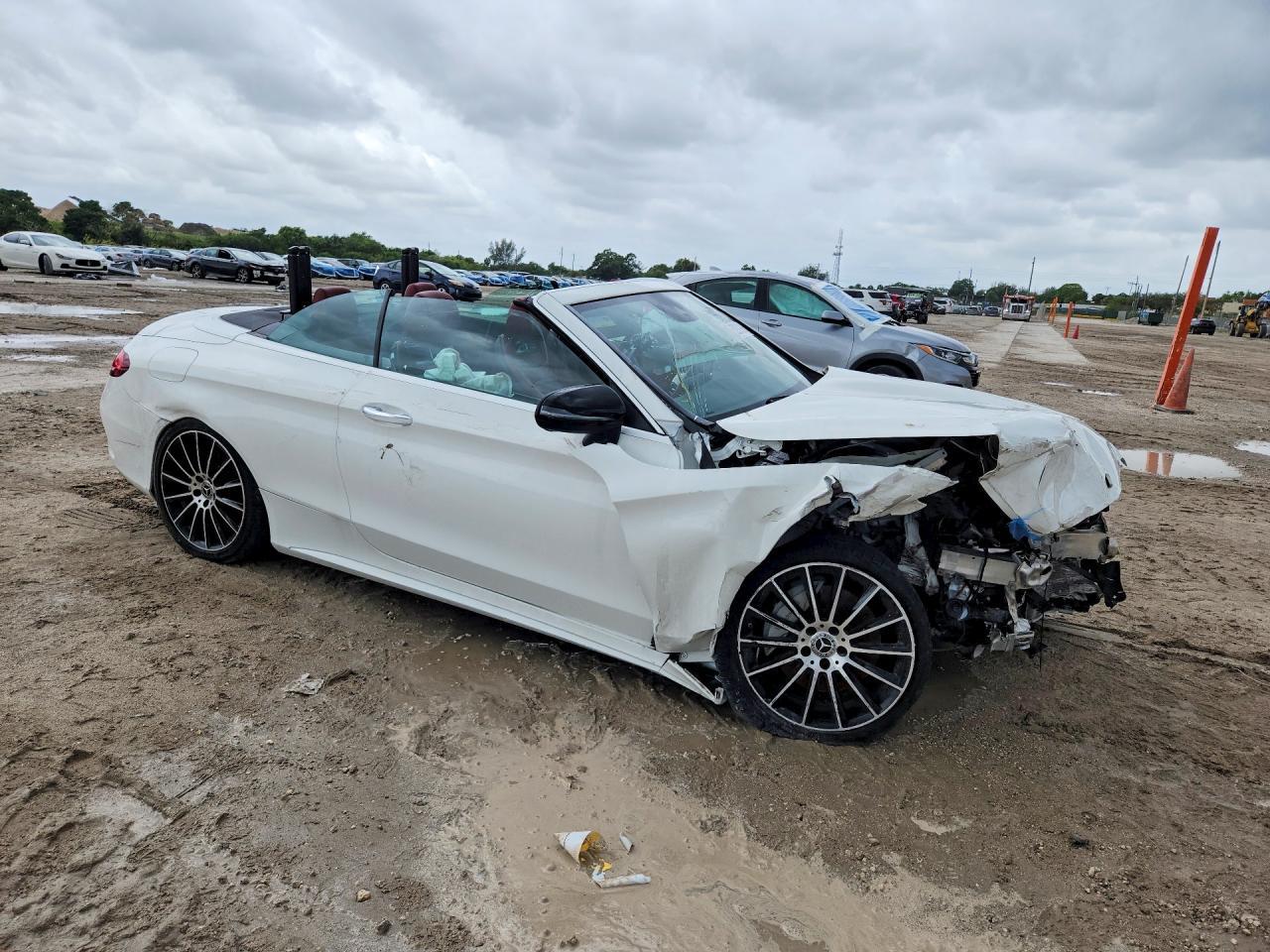 2023 Mercedes-Benz C 300 - Фото 4