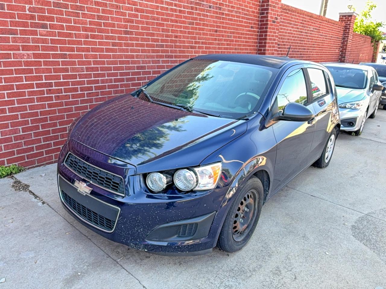 2015 Chevrolet Sonic Ls - Фото 2