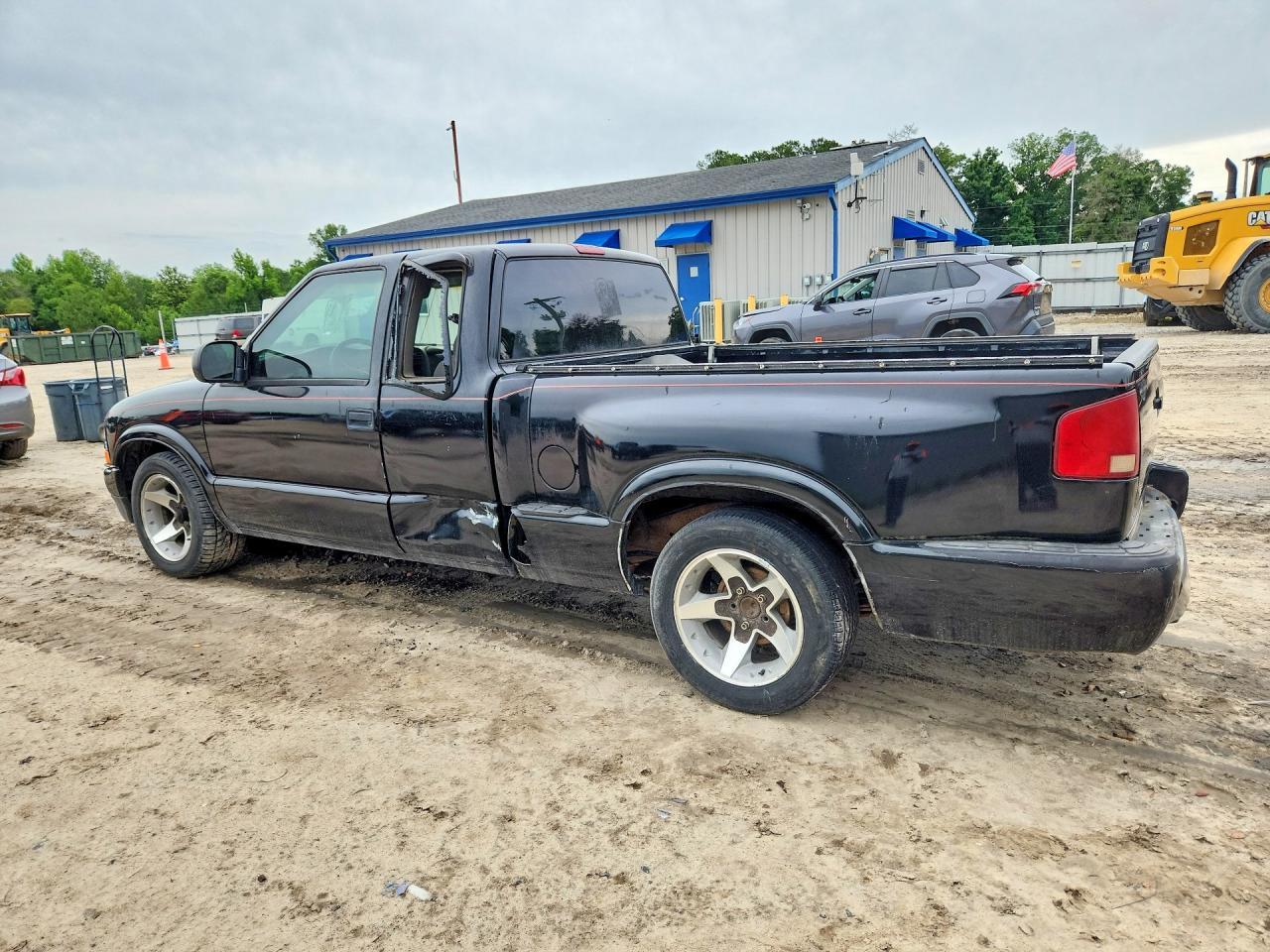 2003 Chevrolet S Truck S10 - Image 2