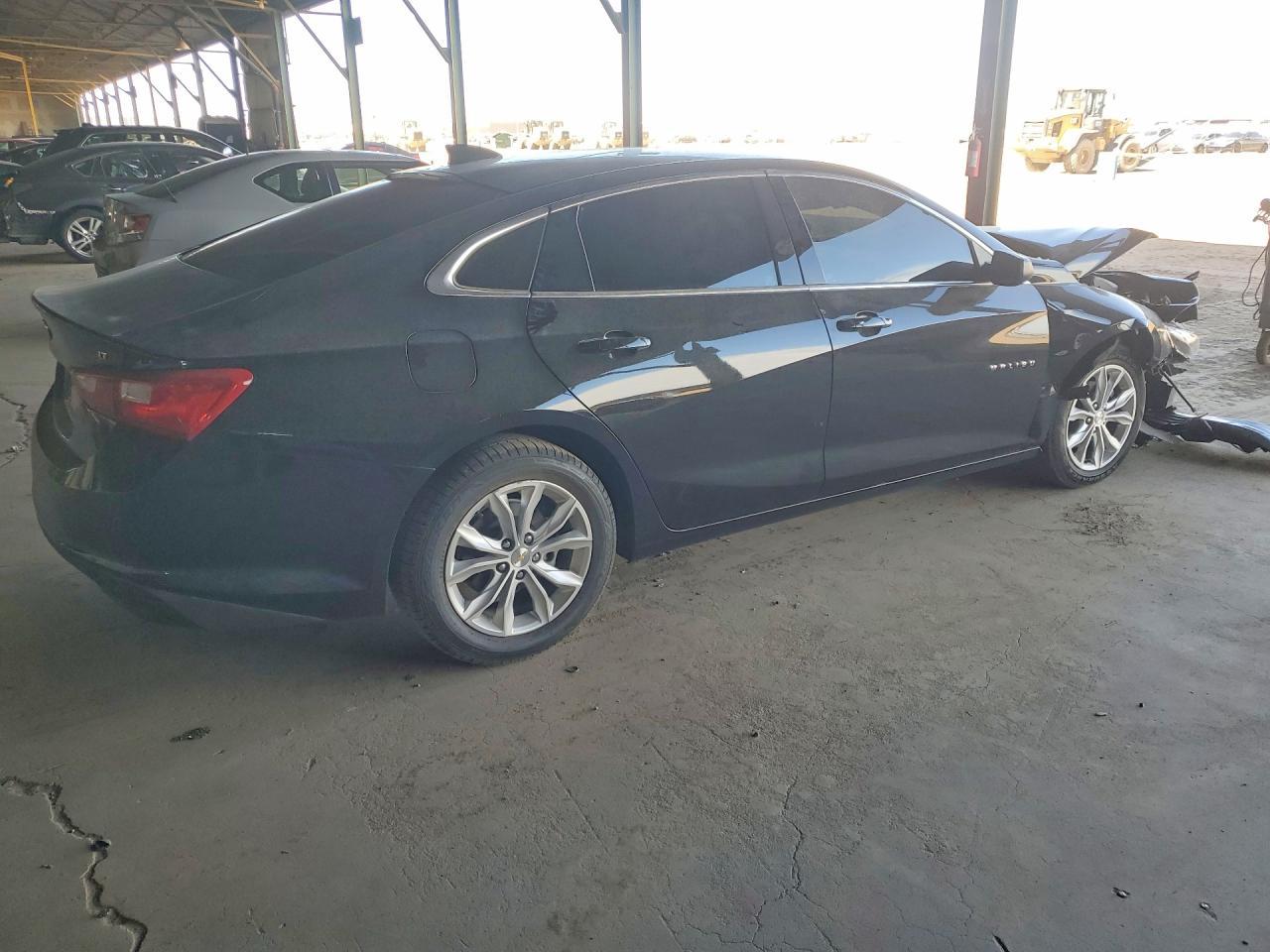 2023 Chevrolet Malibu Lt - Image 3