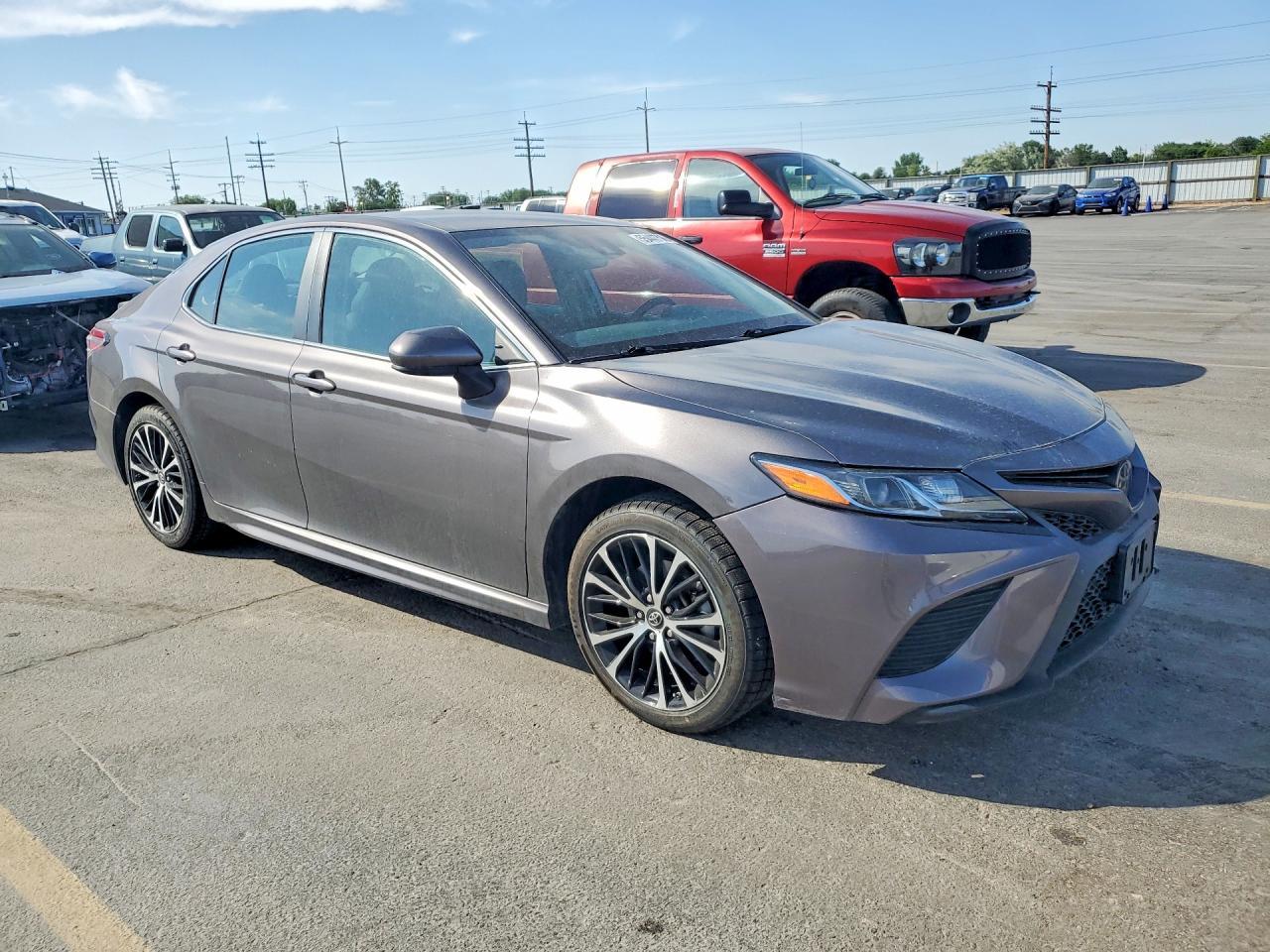 2019 Toyota Camry Se - Image 4