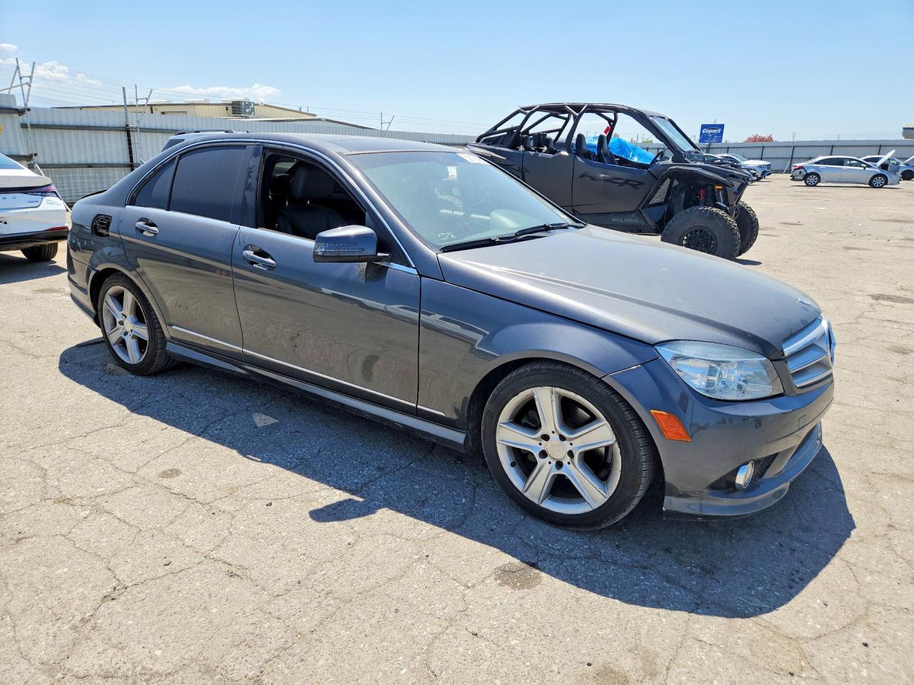 2010 Mercedes-Benz C-Class C300 4Matic - Фото 4