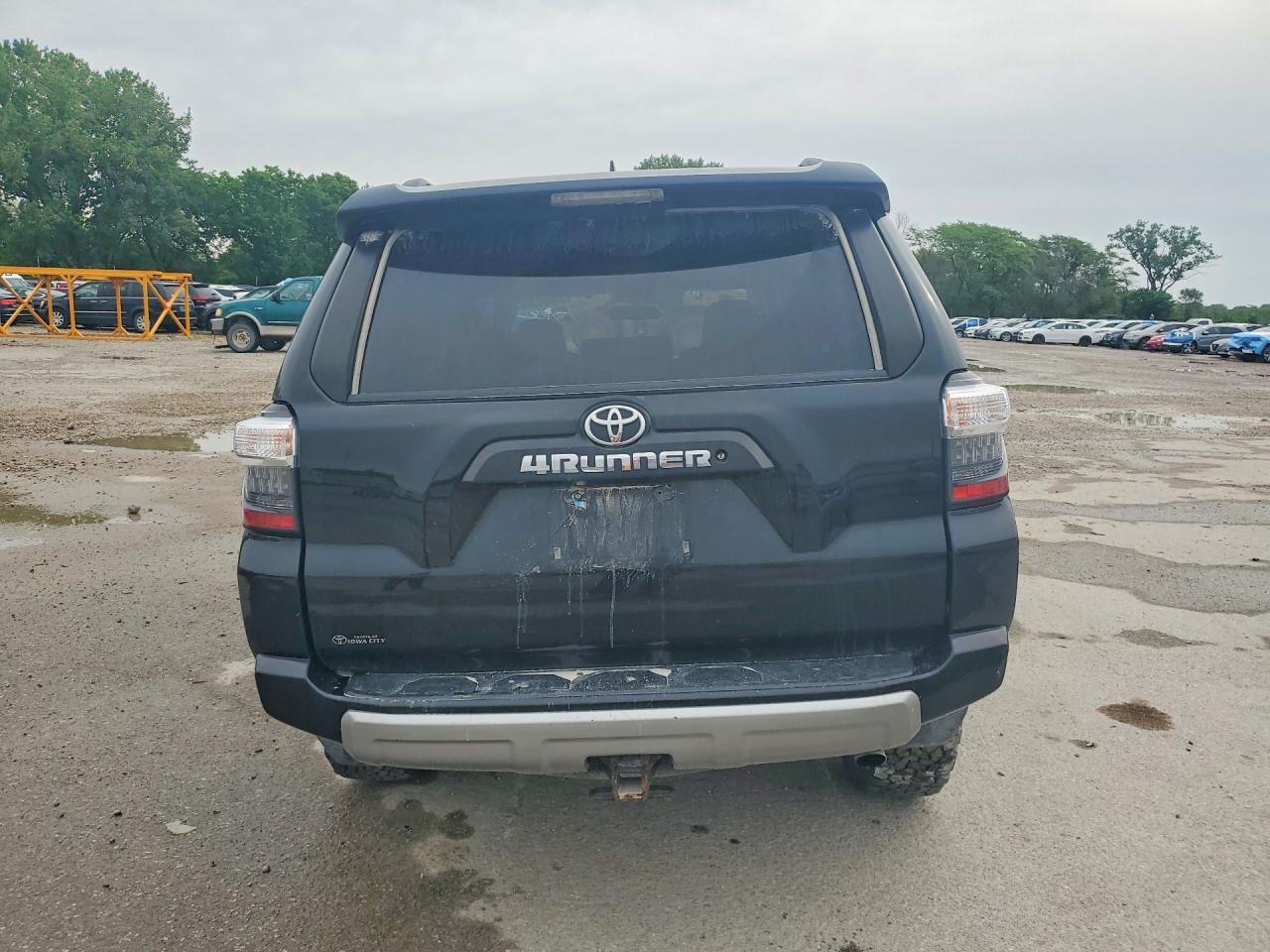 2016 Toyota 4Runner Trail Premium - Image 6