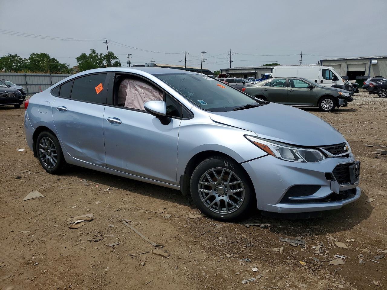 2017 Chevrolet Cruze Ls - Фото 4