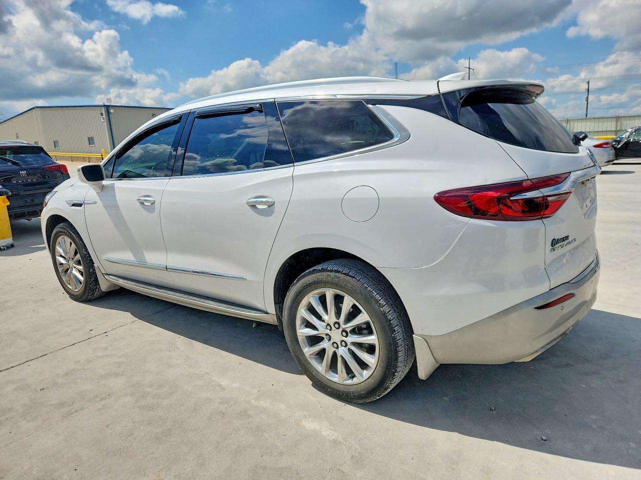 2020 Buick Enclave Premium - Image 2