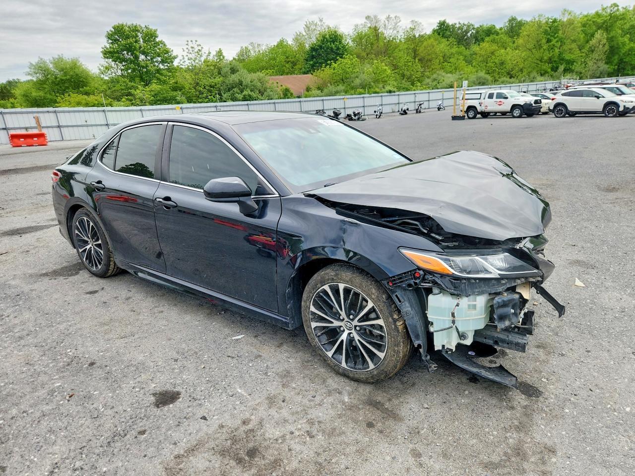 2018 Toyota Camry Se - Image 4