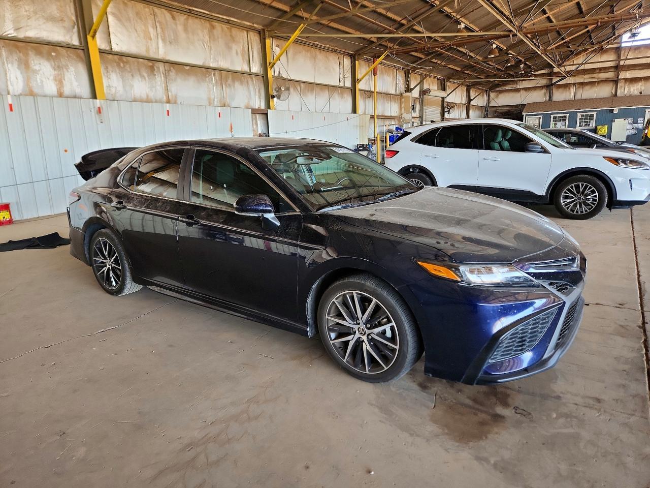 2021 Toyota Camry Se - Image 4
