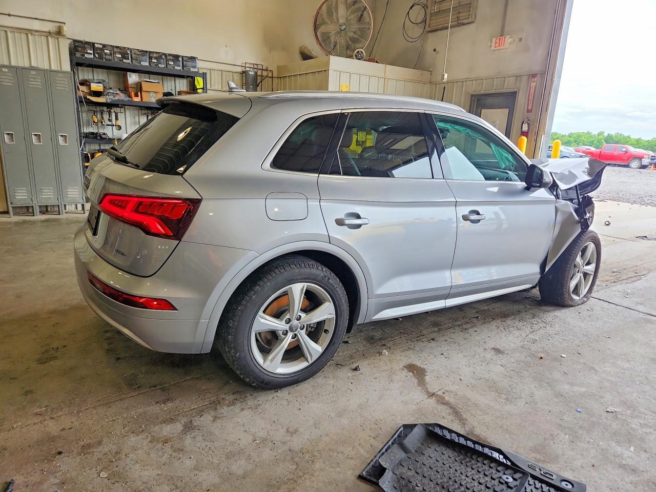 2020 Audi Q5 Premium Plus - Фото 3
