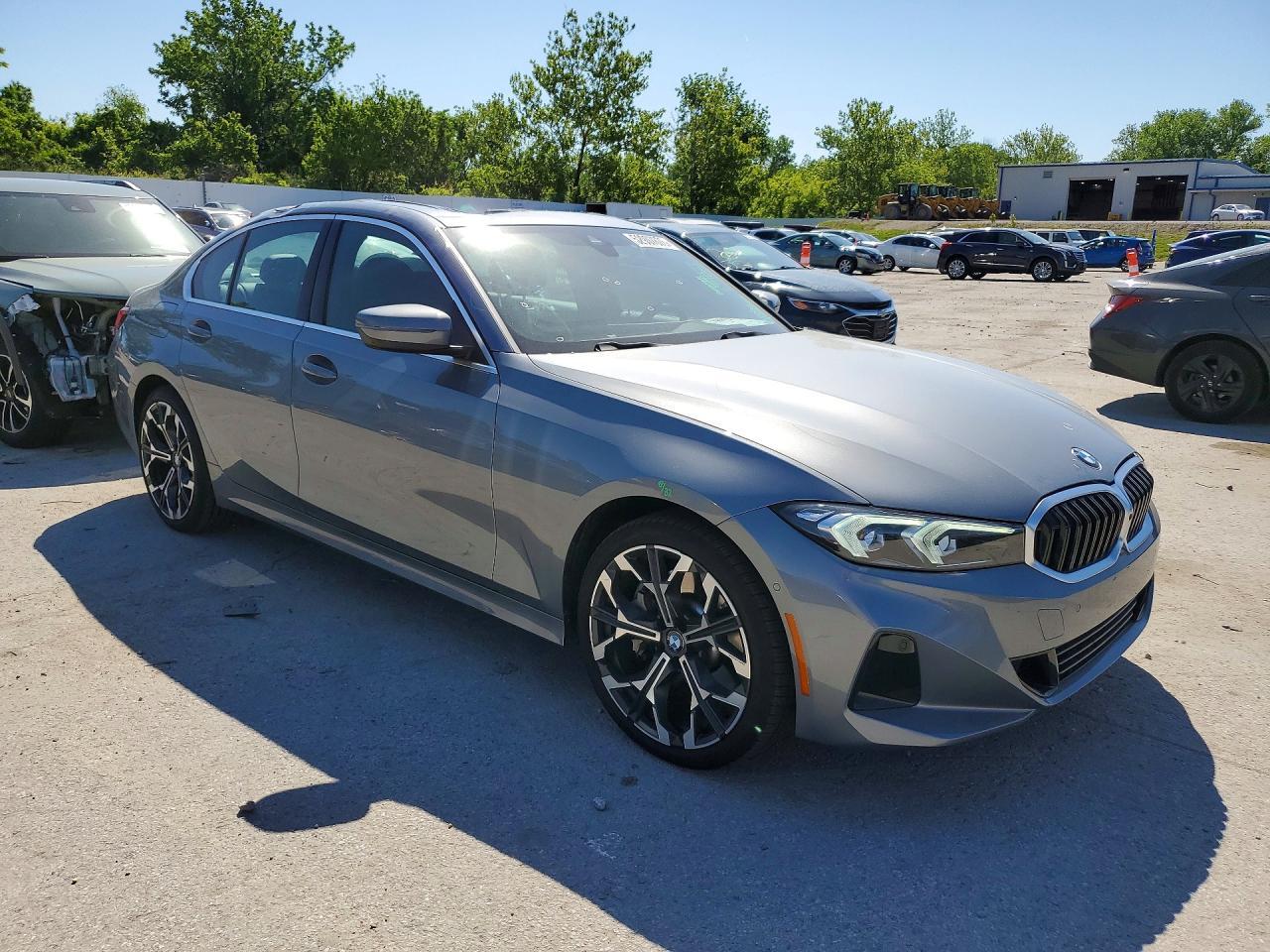 2025 BMW 330Xi - Фото 4