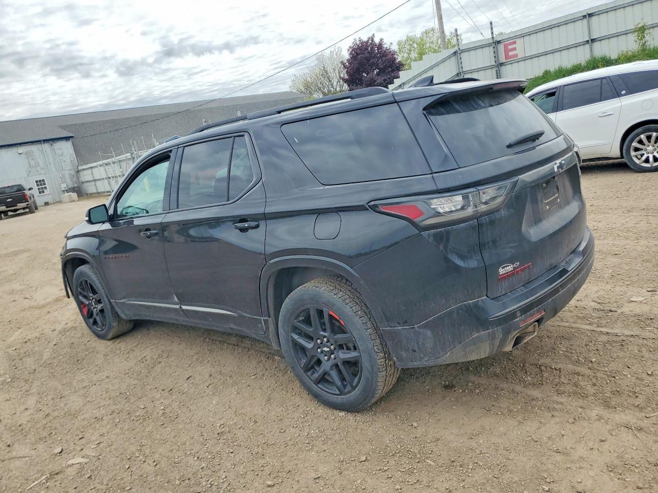 2018 Chevrolet Traverse Premier - Фото 2