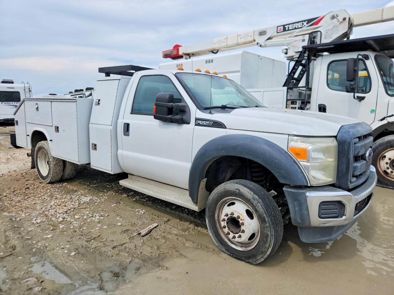 2015 Ford F550 Super Duty - Фото 4