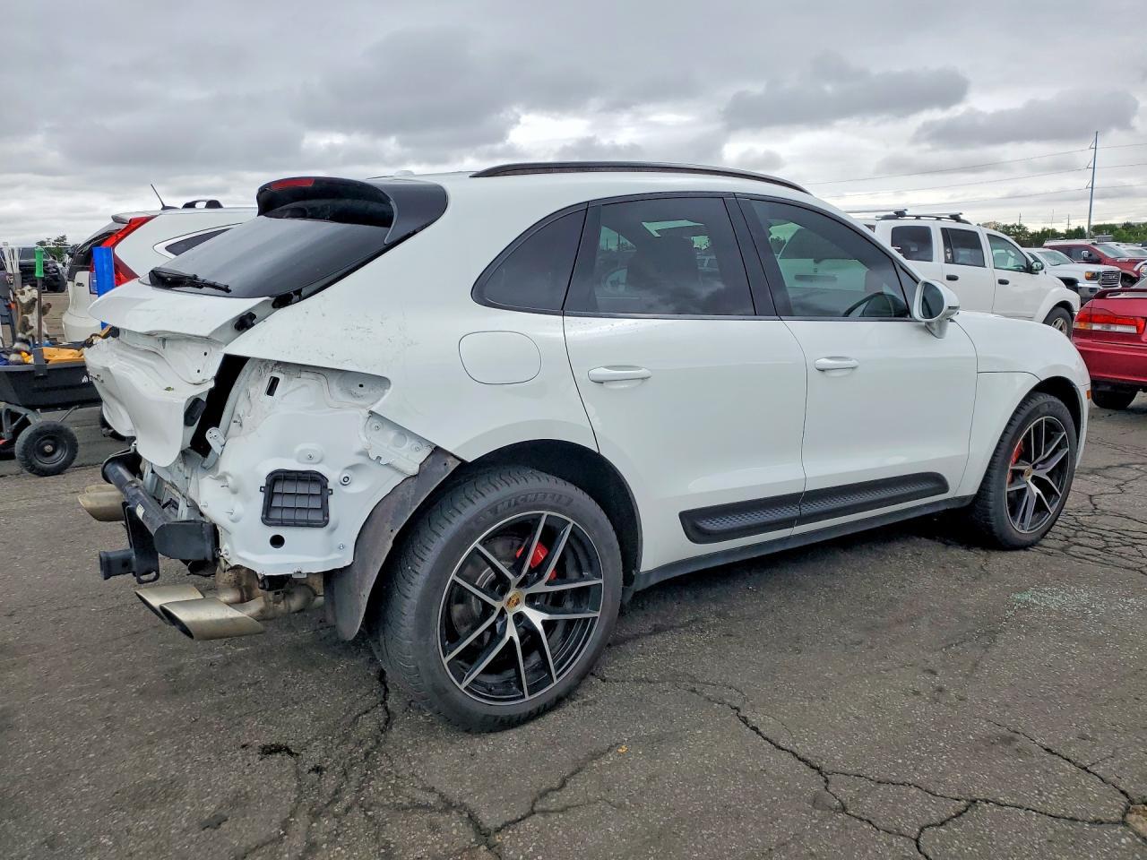 2023 Porsche Macan S - Фото 3
