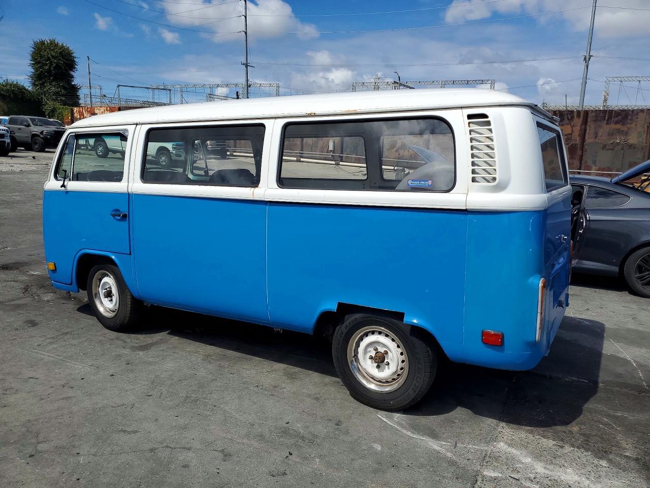 1974 Volkswagen Super Beet - Фото 2