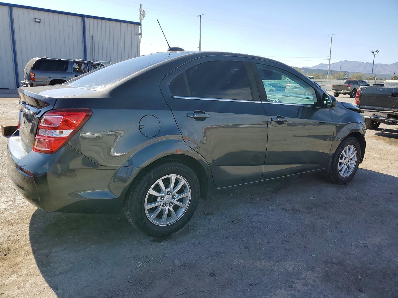 2017 Chevrolet Sonic Lt - Фото 3