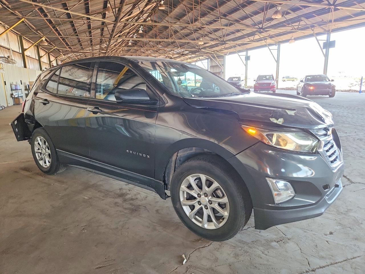 2018 Chevrolet Equinox Ls - Image 4