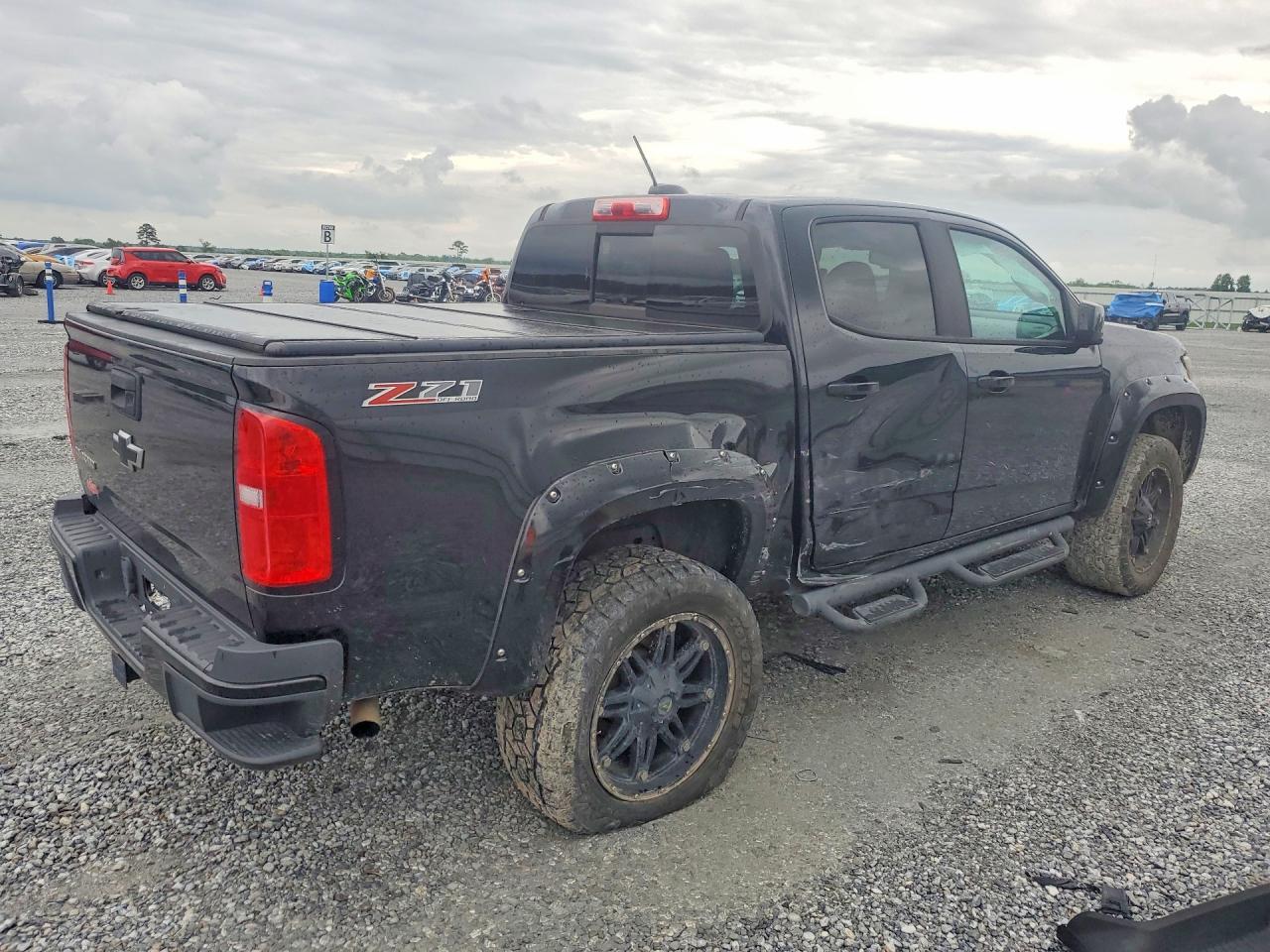 2017 Chevrolet Colorado Z71 - Image 3