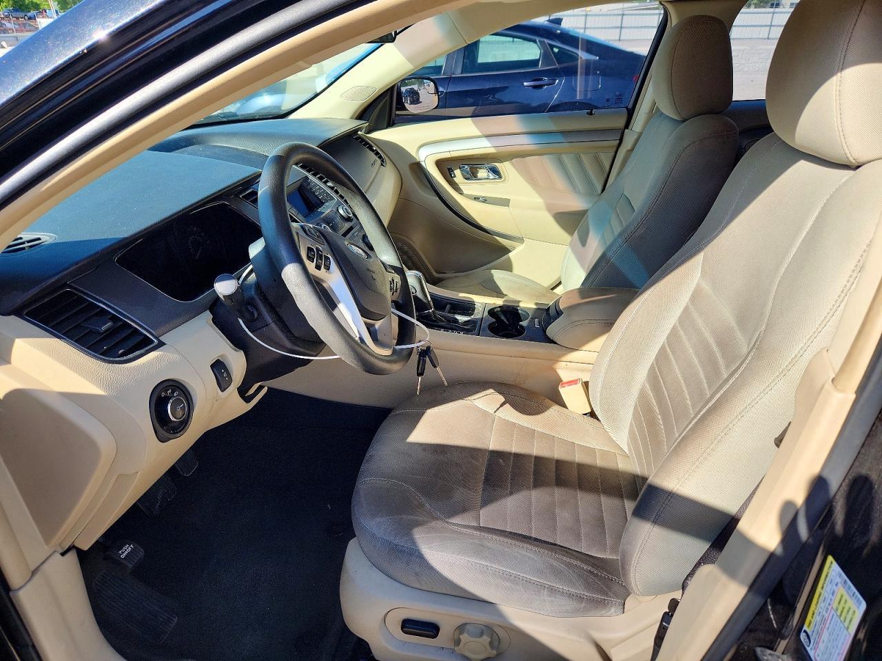 2014 Ford Taurus Se - Image 7