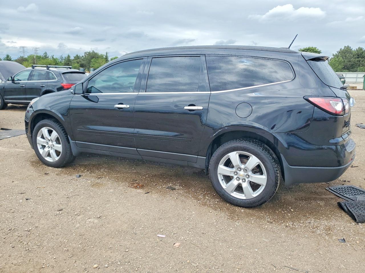 2017 Chevrolet Traverse Lt - Image 2