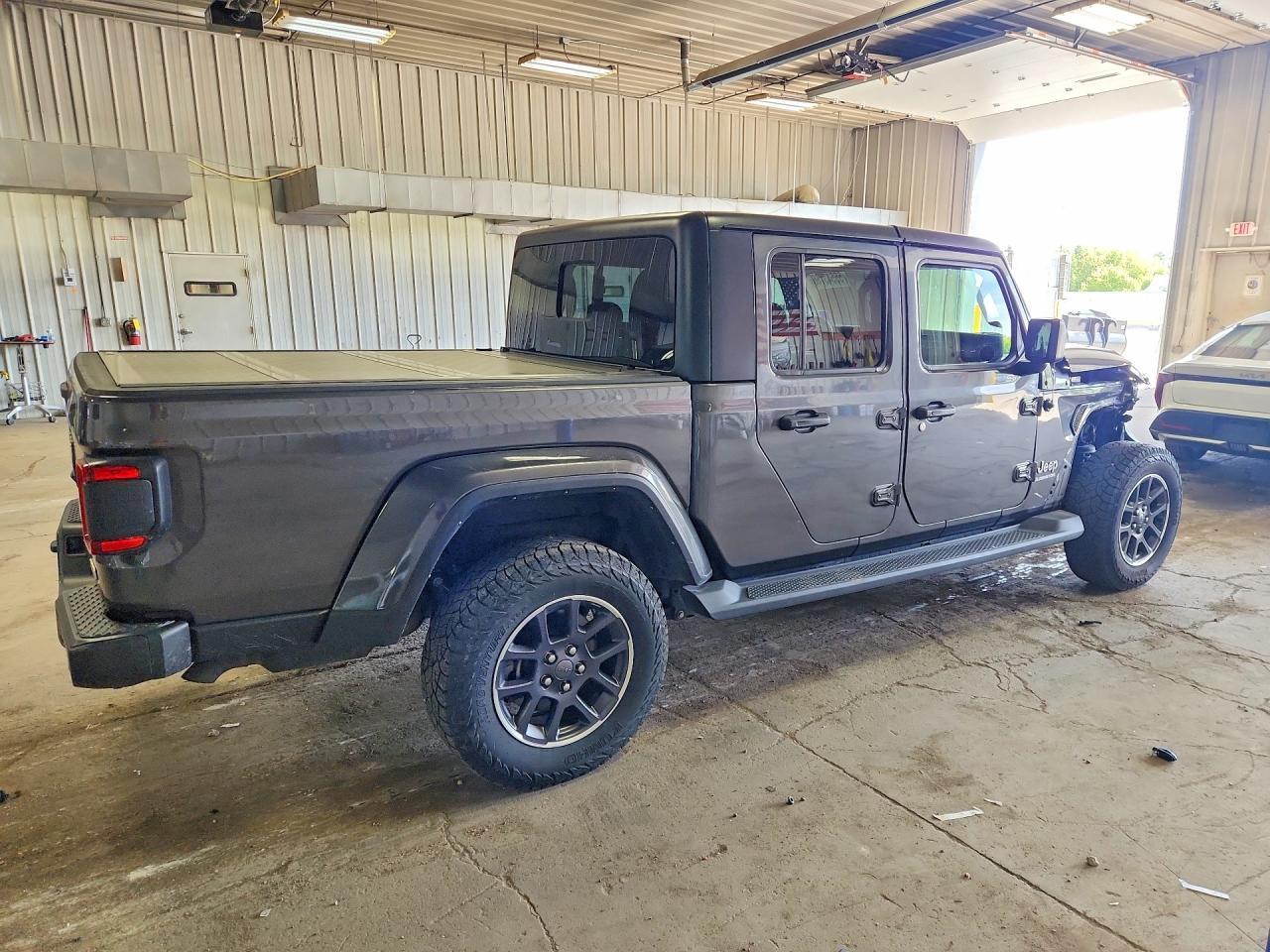 2022 Jeep Gladiator Overland - Image 3