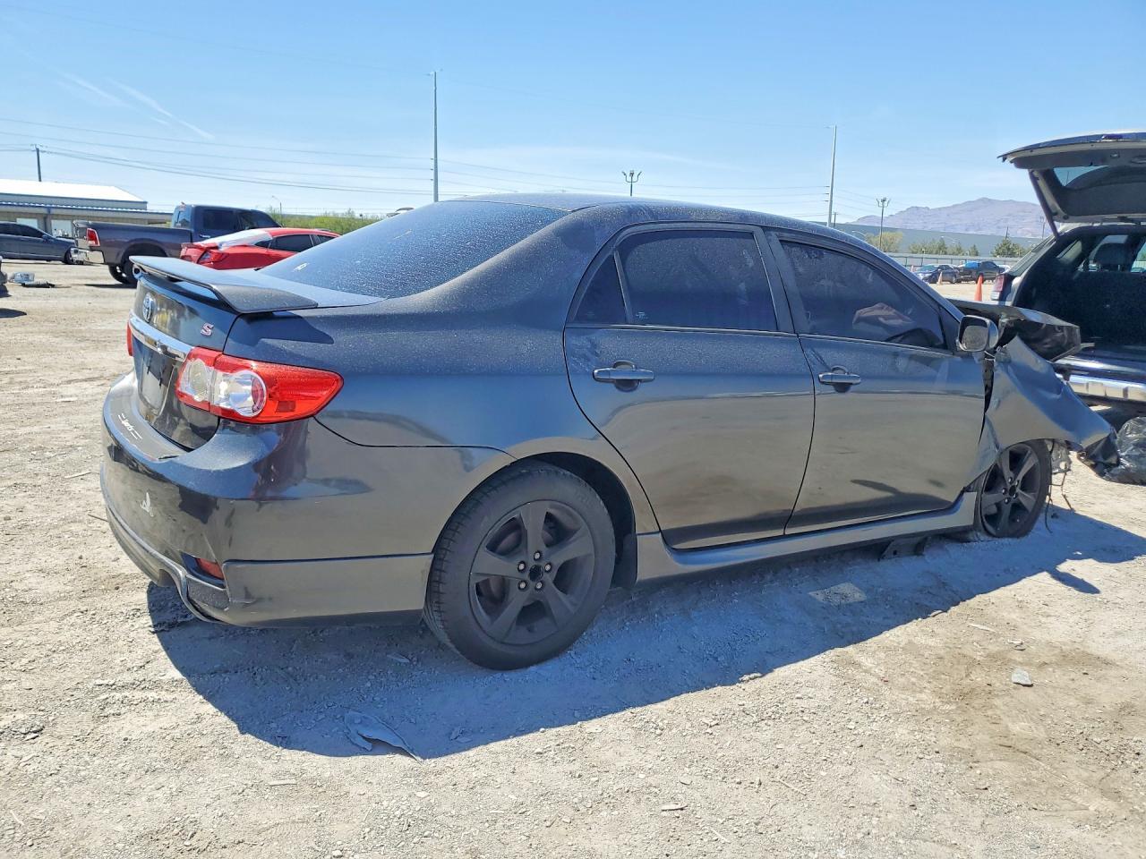 2013 Toyota Corolla B/S/Le - Image 3
